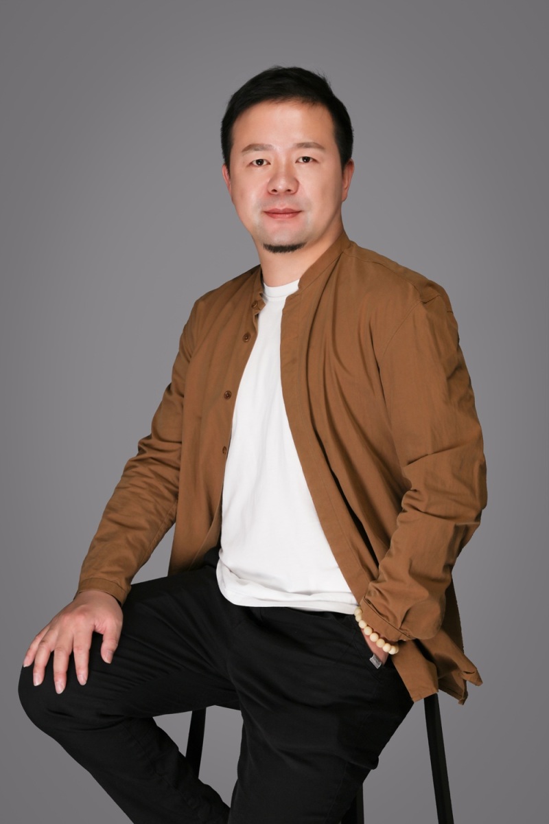 首席设计师张力